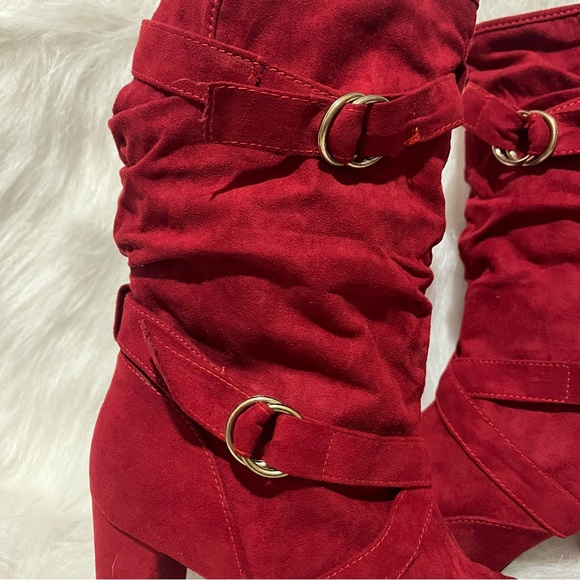 Stylish Red Suede Women's Boots - Picture 2 of 9
